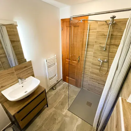 Apartment House Prezlc *