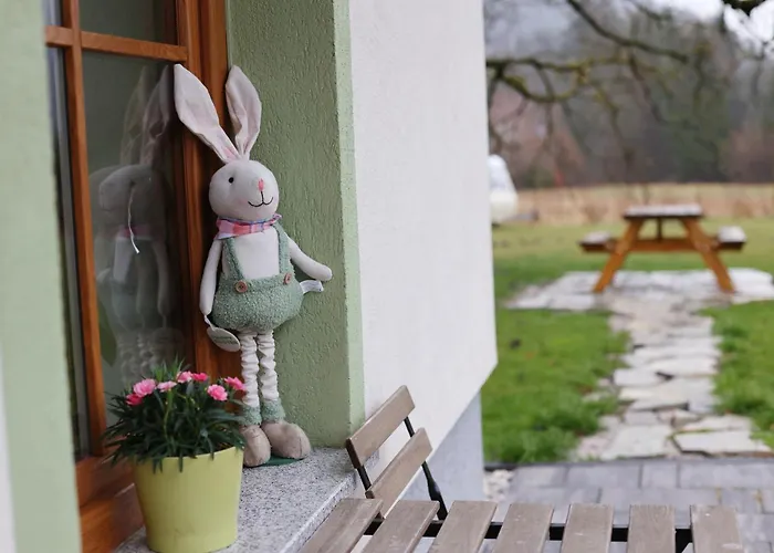 House Prezlc شقة *